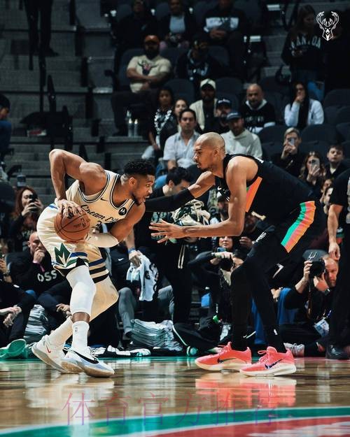 文班5记三分砍22+10字母哥21分 马刺送雄鹿3连败 文班5记三分砍22+10字母哥21分 马刺送雄鹿3连败