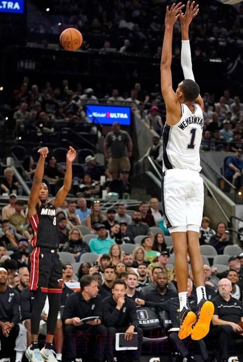 文班亚马穿着G.T Hustle3,砍下33分10篮板2抢断2盖帽 文班亚马穿着G.T Hustle3,砍下33分10篮板2抢断2盖帽